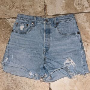 Levi’s Ribcage Button Fly Jean Short